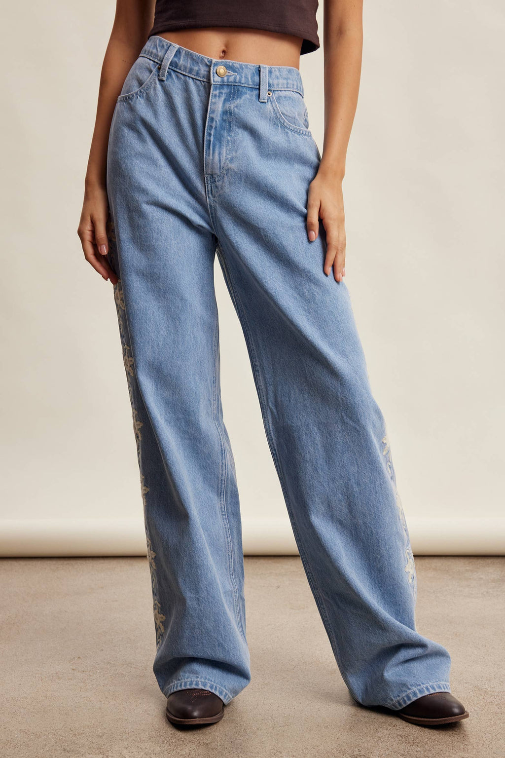 Embroidered Floral Denim Jeans LP0287