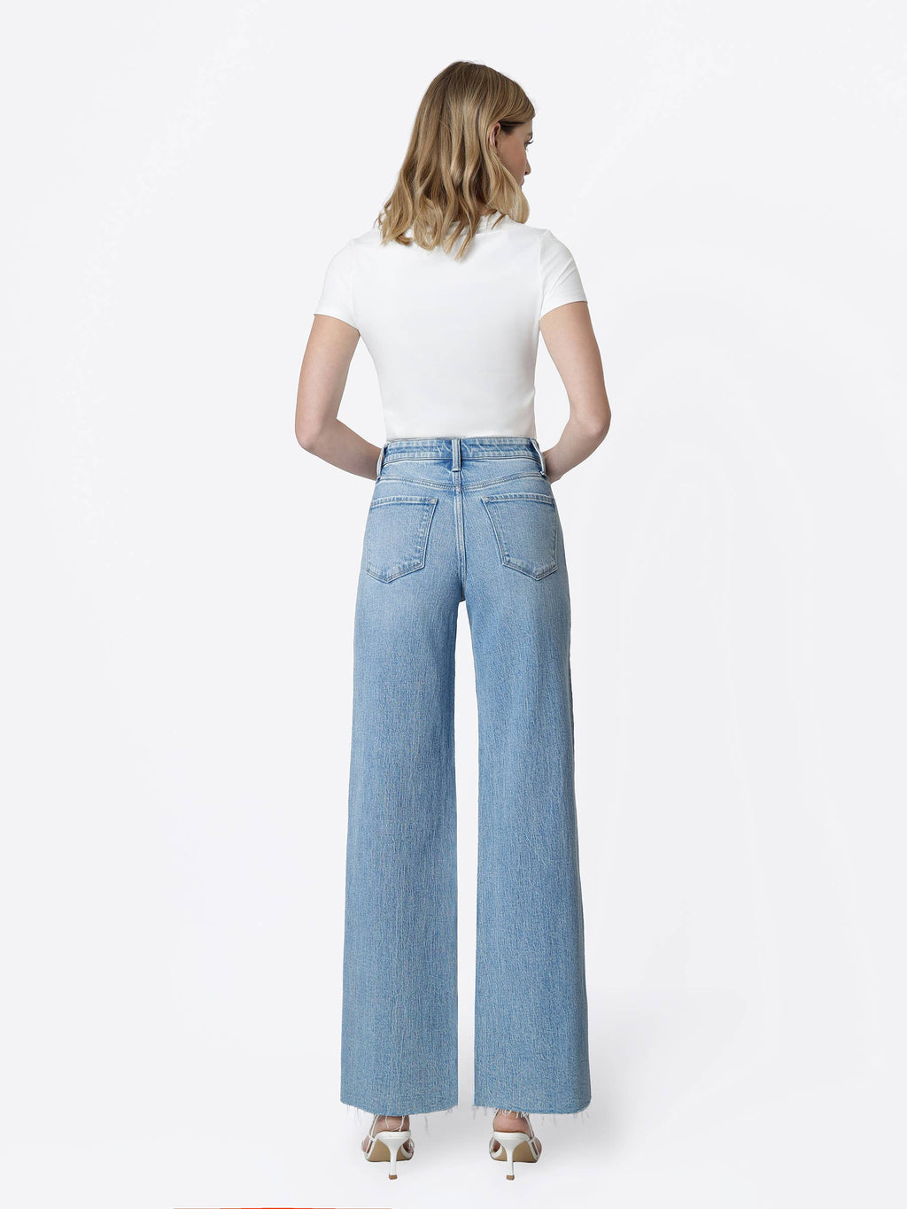 HIGH RISE CLEAN CUT RAW HEM WIDE JEANS T6900