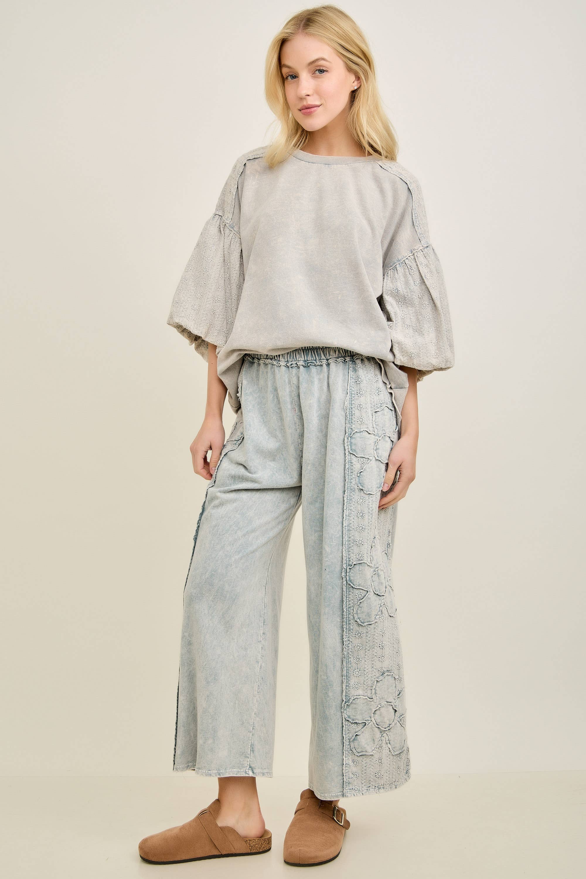 Mineral Washed Eyelet Flower patch Wide leg pants HP6459P1