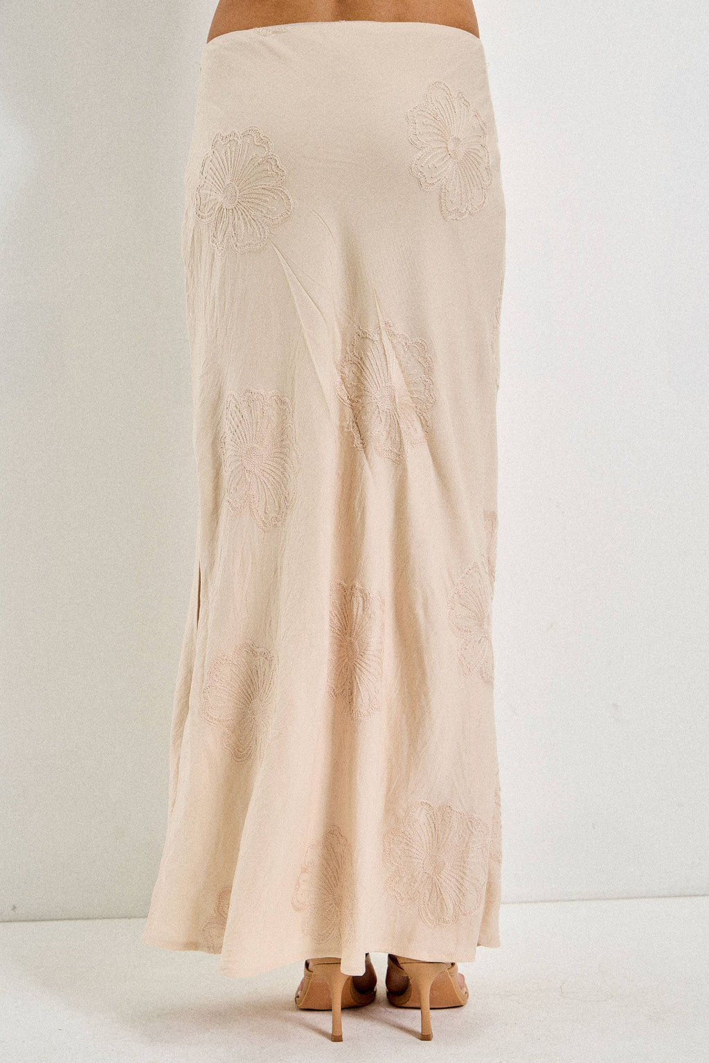 FLORAL EMBROIDERY MIDI SKIRT