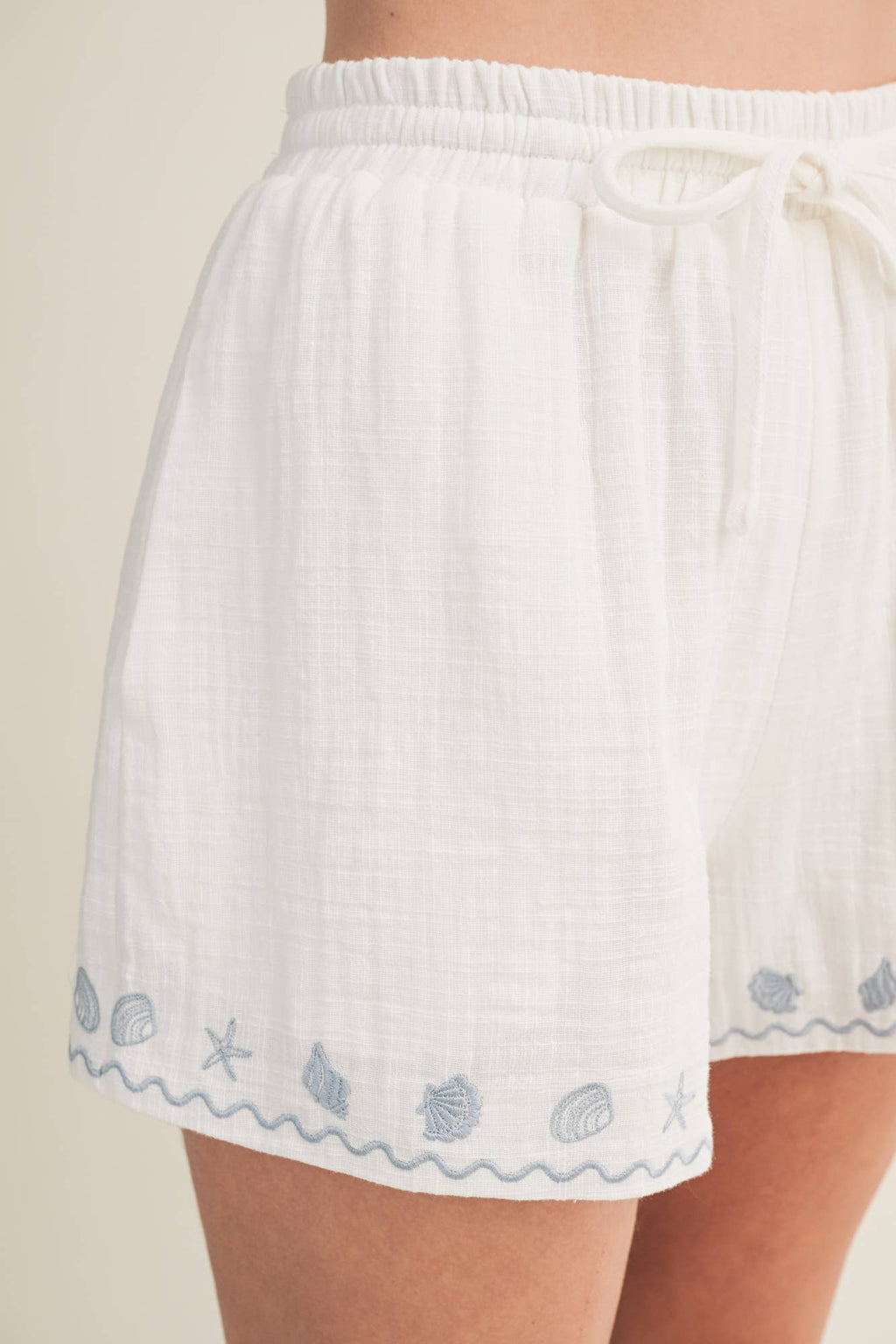 Embroidered Seaside Motif Gauze Shorts