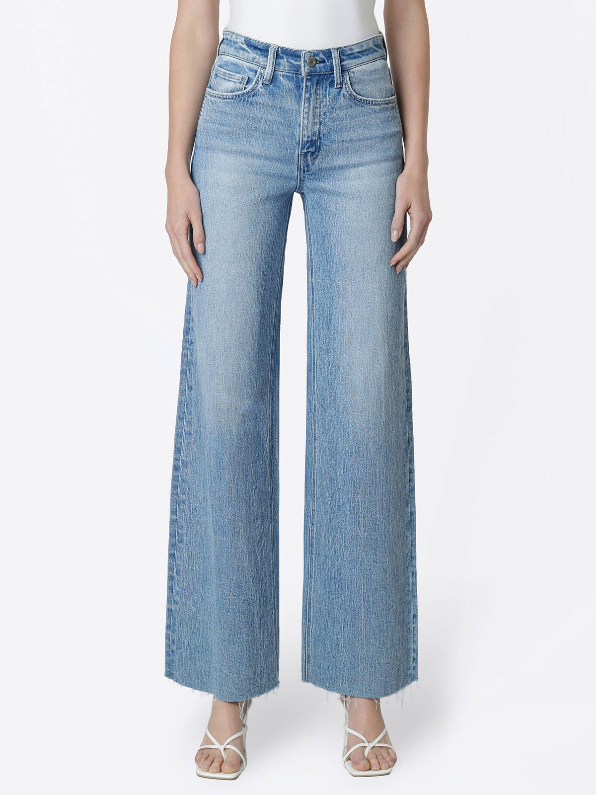 HIGH RISE CLEAN CUT RAW HEM WIDE JEANS T6900