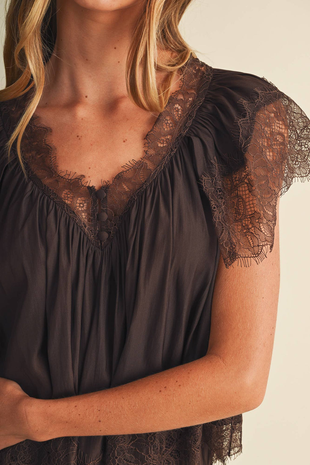 Scalloped Lace Flutter Sleeve Blouse