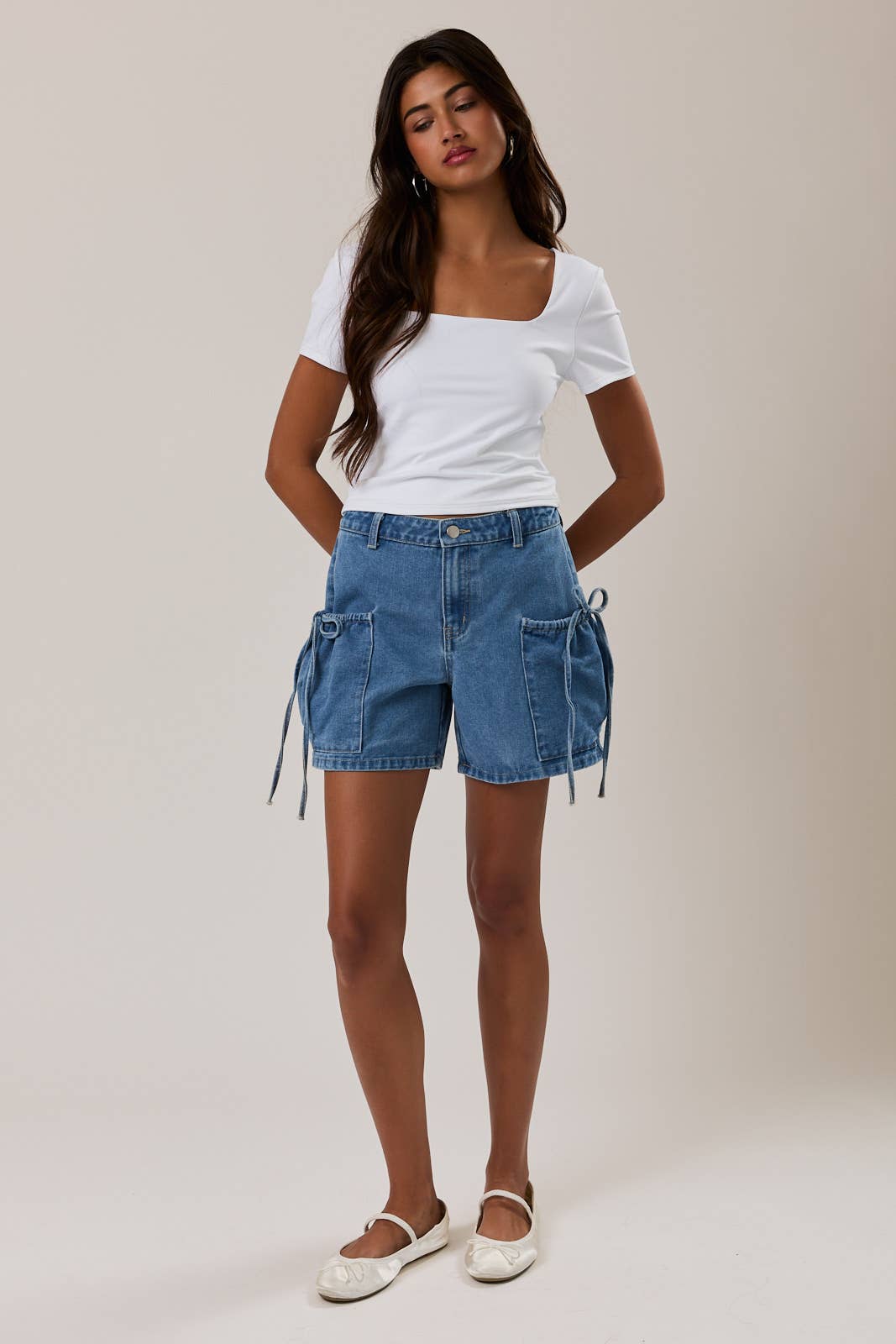LOW-RISE POCKET DETAIL SHORTS
