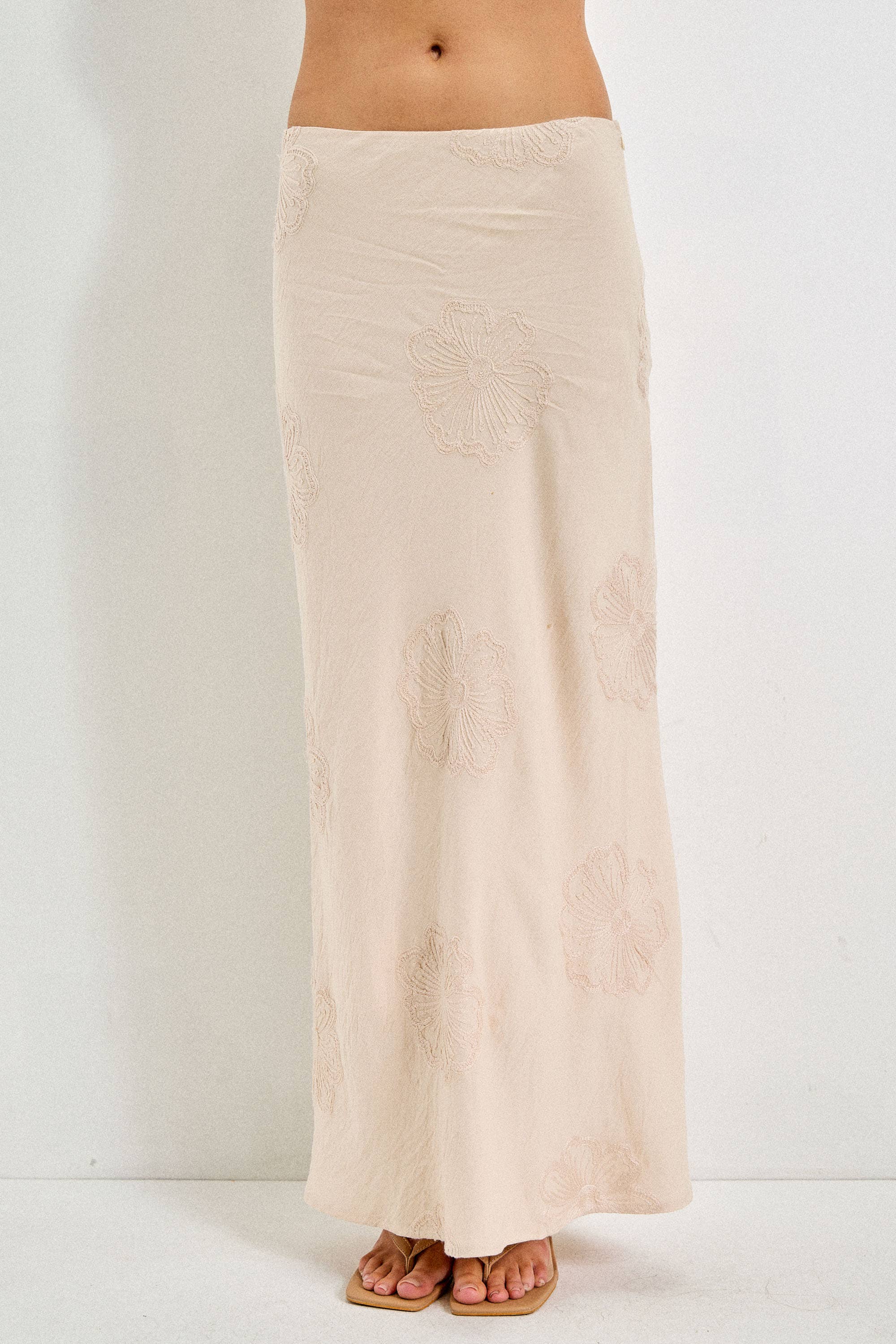 FLORAL EMBROIDERY MIDI SKIRT