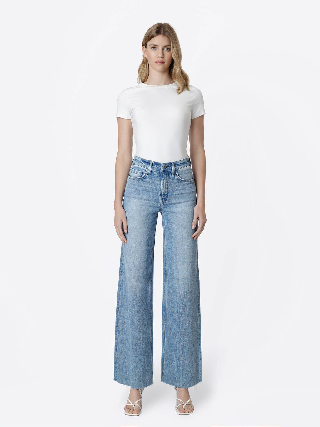 HIGH RISE CLEAN CUT RAW HEM WIDE JEANS T6900