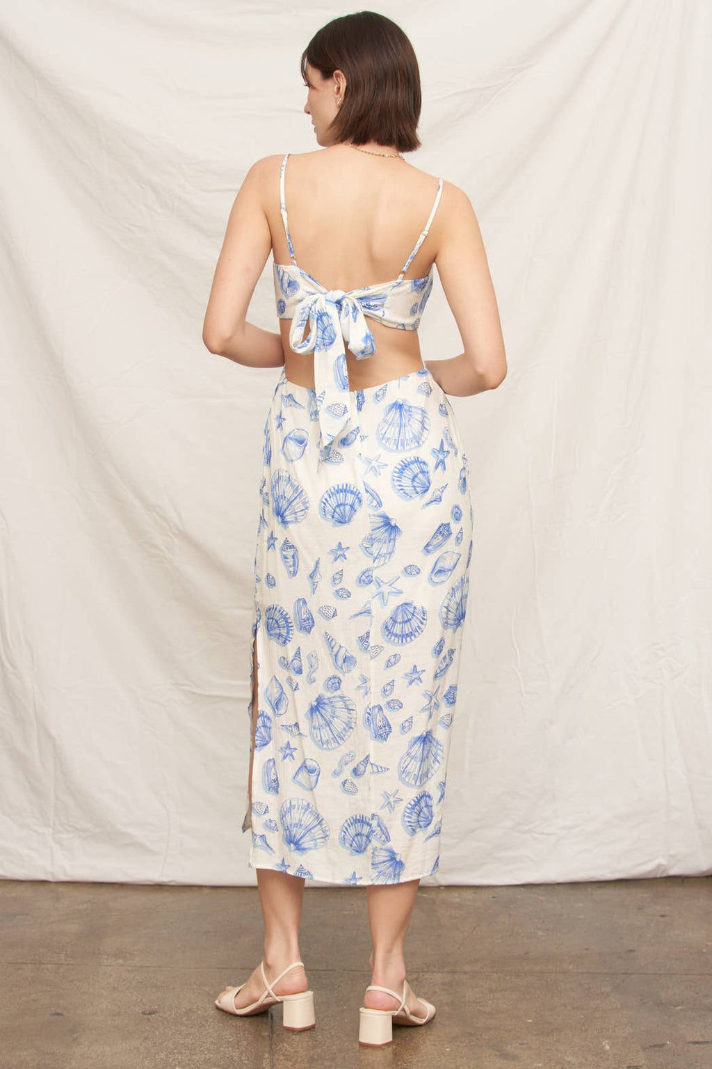 Sleeveless Seashell Print Tie-Back Midi Dress