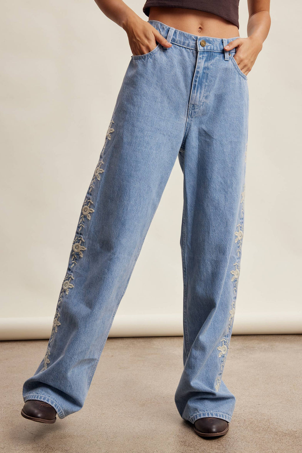 Embroidered Floral Denim Jeans LP0287