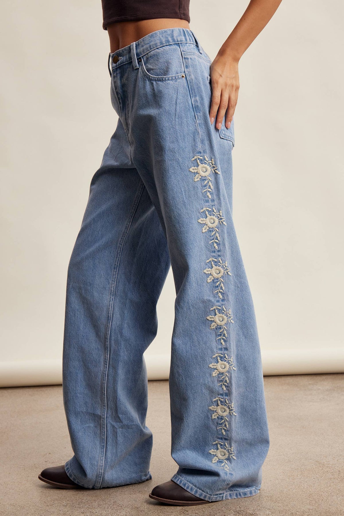 Embroidered Floral Denim Jeans LP0287