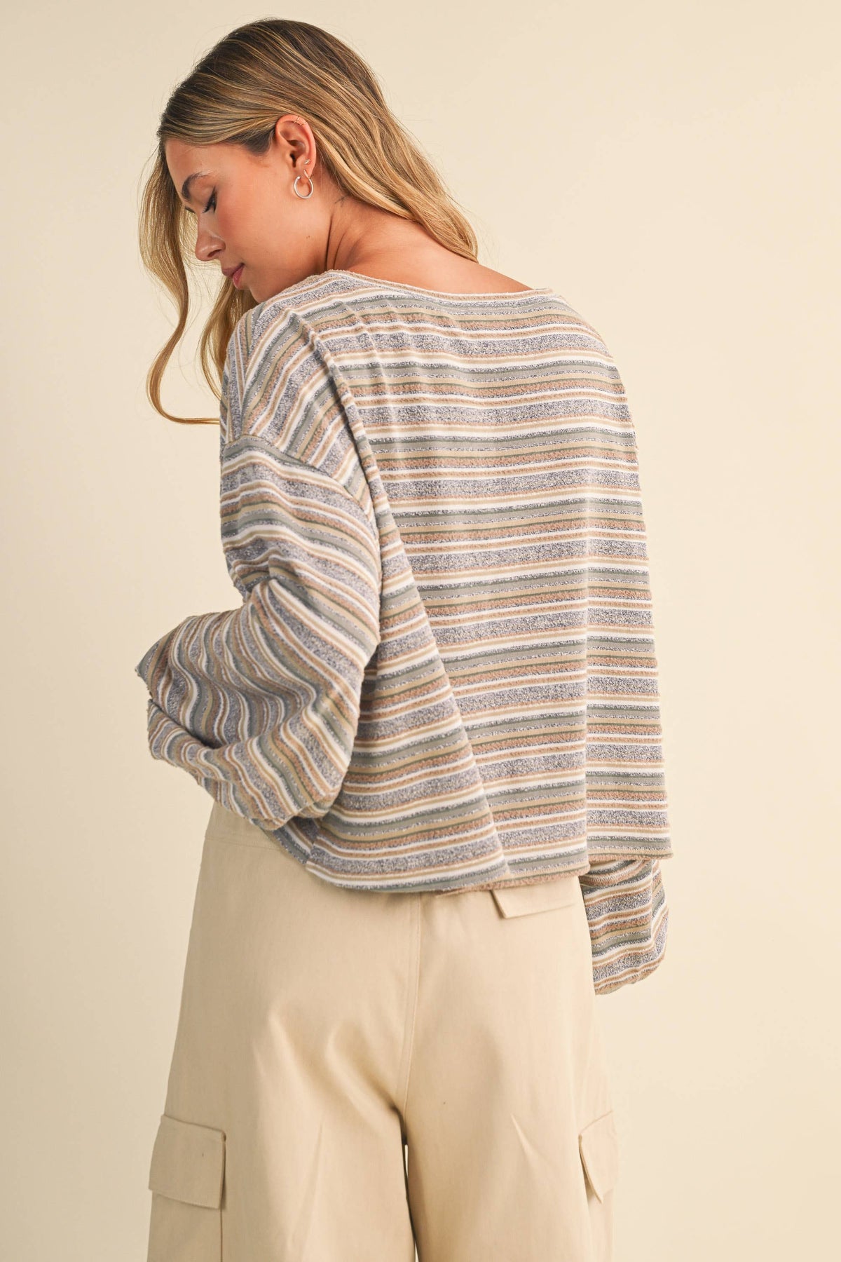 IT4769 MULTI STRIPED OVERSIZED CINCHED CUFF PULL OVER TOP
