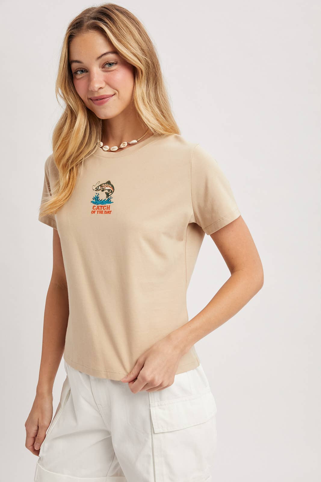 CATCH OF THE DAY EMBROIDERED TEE / WL25-12142