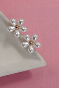 PEARL DAISY FLOWER STUD EARRINGS | 80E6657